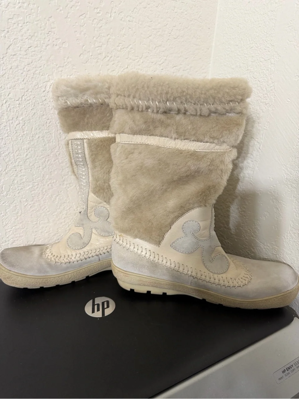 Reaction Kenneth Cole Sheep of Trouble boots size 7